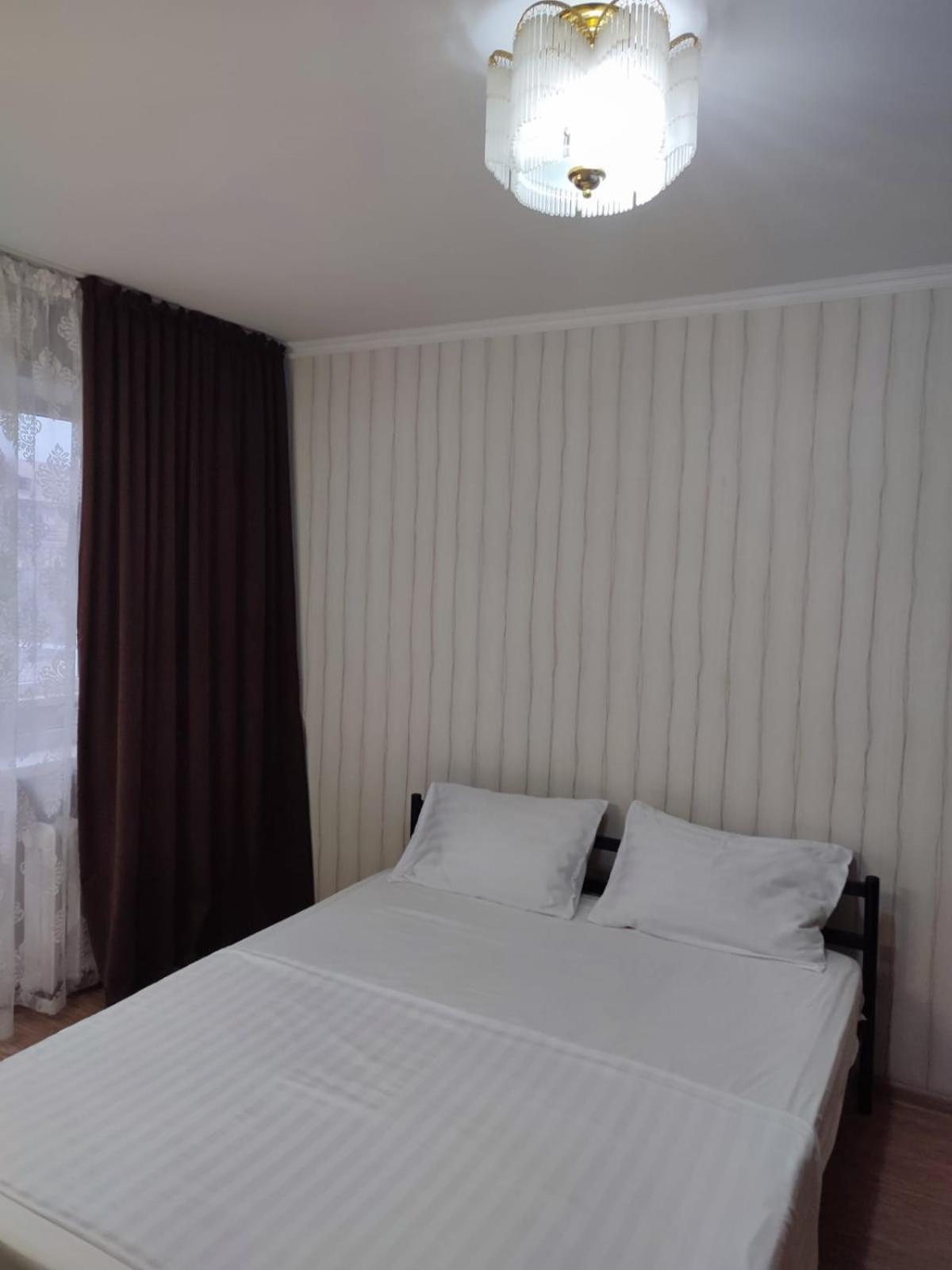Стандарт Апартаменты Ул.Урицкого 74 Pavlodar Exterior foto